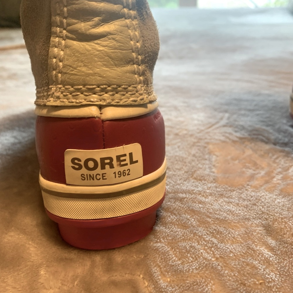 Pink and tan Sorel girls boots, size 2.  GUC